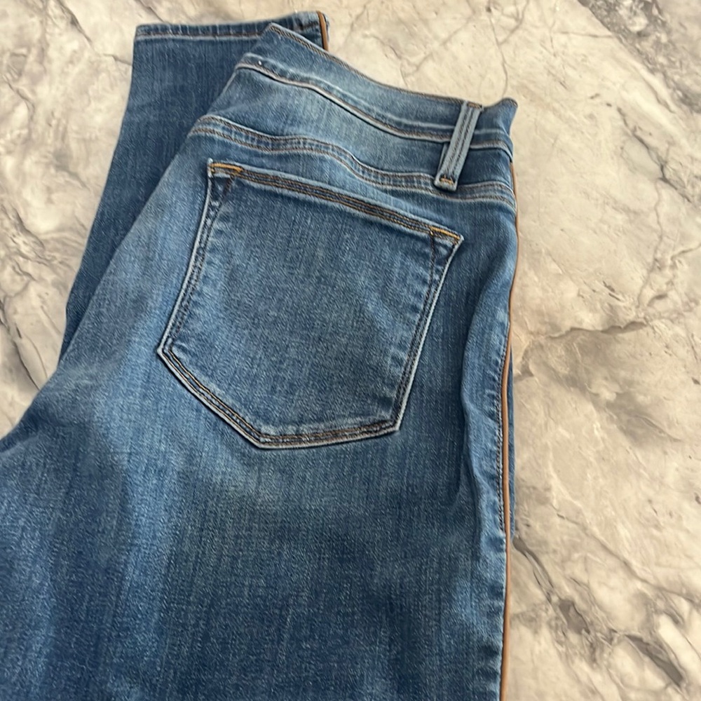 Frame Le high skinny jean w brown stitching